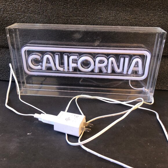 CALIFORNIA Sign Light Acrylic Box Desk Table Lamp Party Decor Electric - Picture 1 of 8